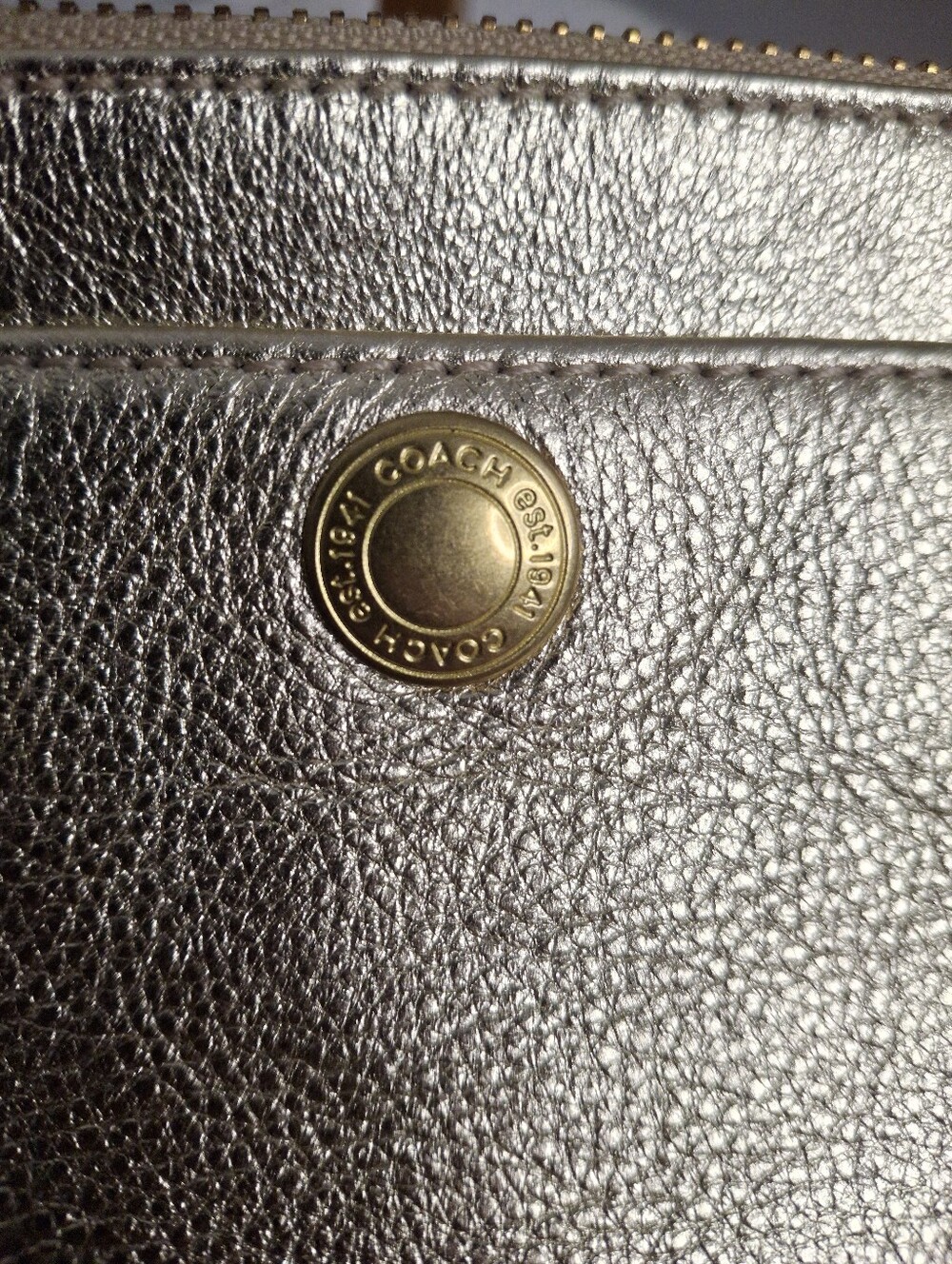 Coach Metallic Gold Pebbled Leather Large Wristlet Clutch EUC - Picture 4 of 6